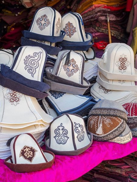 Kalpak (Al-Kalpak)-the traditional felt hat of Kyrgyzstan Jayma Bazaar-one of the greatest tradition
